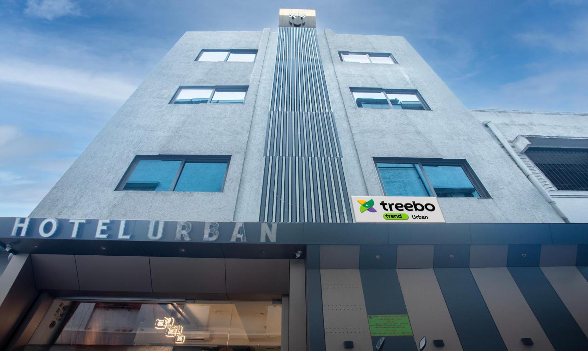 Treebo Urban, 1 Km From Railway Station Hotell Surat Eksteriør bilde